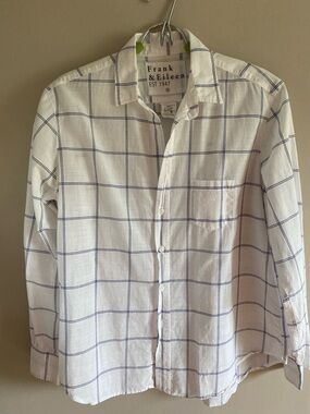 Frank & Eileen EUC Blue and White Windowpane Button down- Sz M